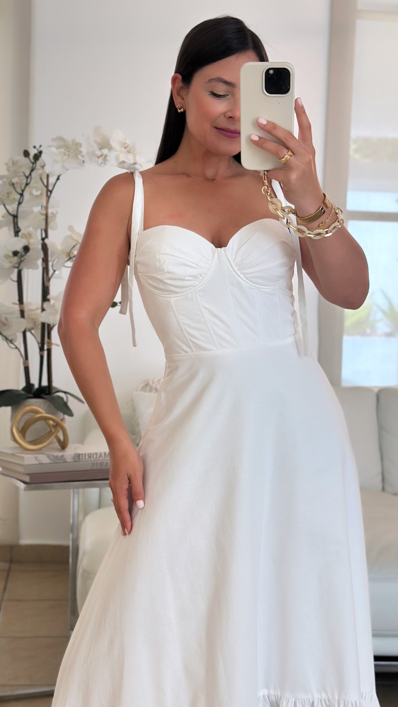 GIA WHITE