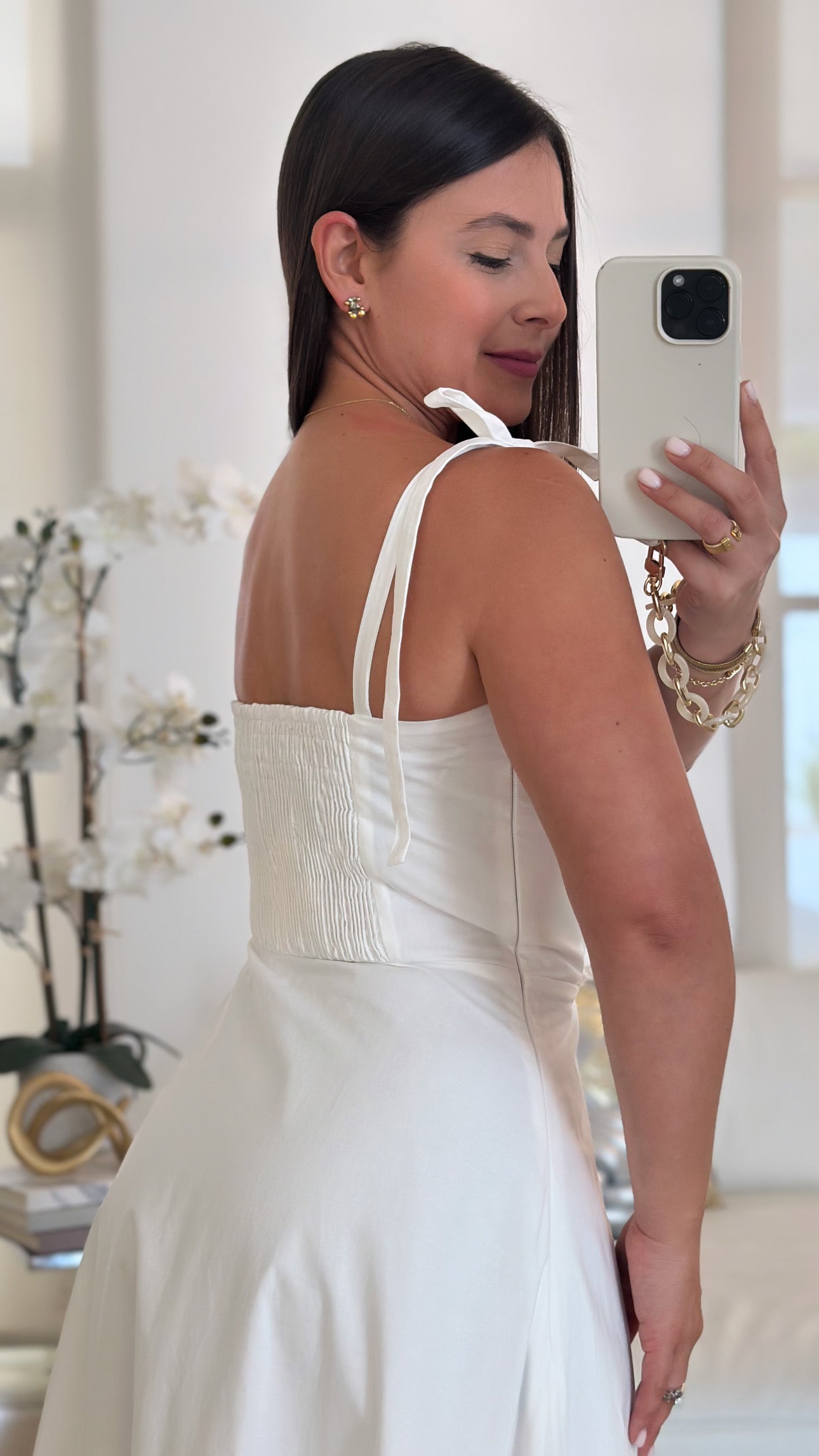 GIA WHITE